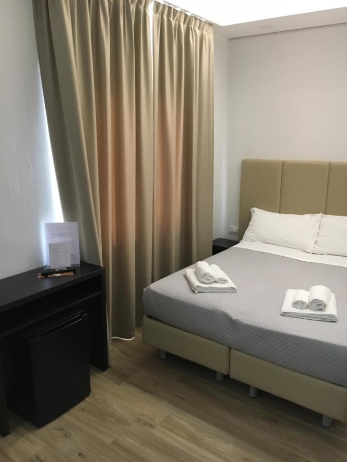 Hotel Saxon Rimini Bagian luar foto