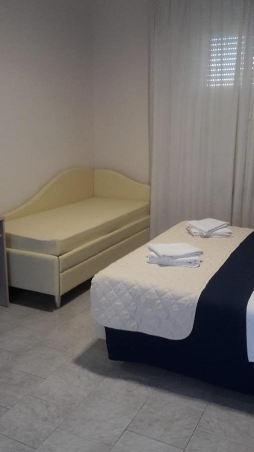 Hotel Saxon Rimini Bagian luar foto