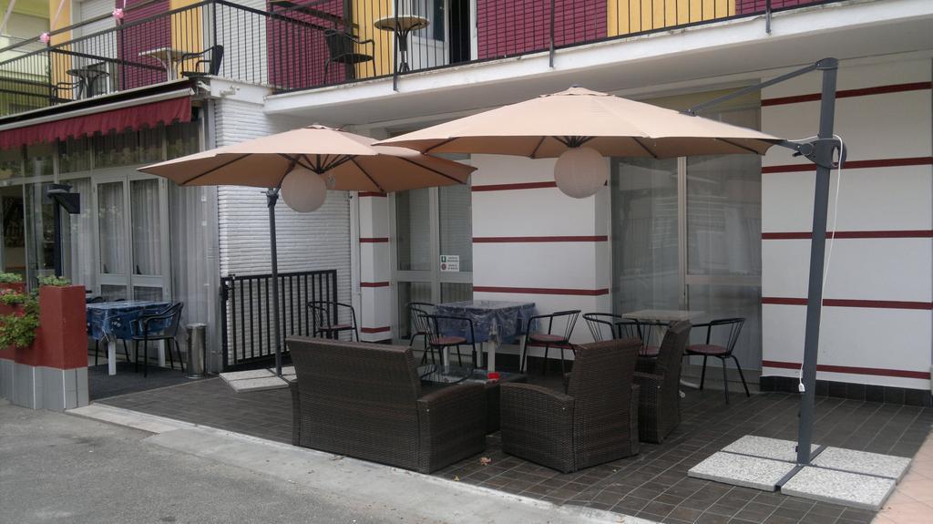 Hotel Saxon Rimini Bagian luar foto