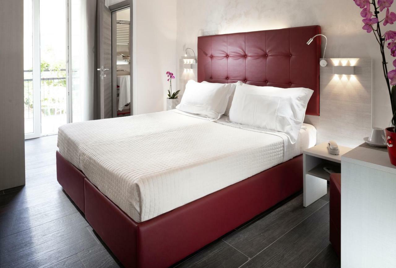 Hotel Saxon Rimini Bagian luar foto