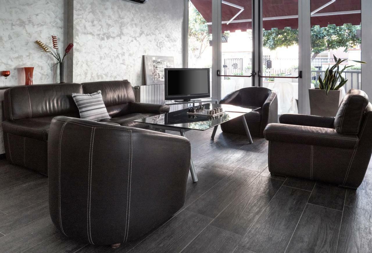 Hotel Saxon Rimini Bagian luar foto